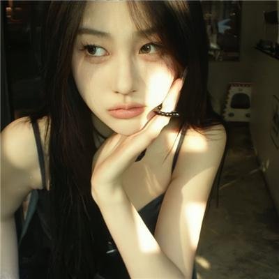 腰间持枪
